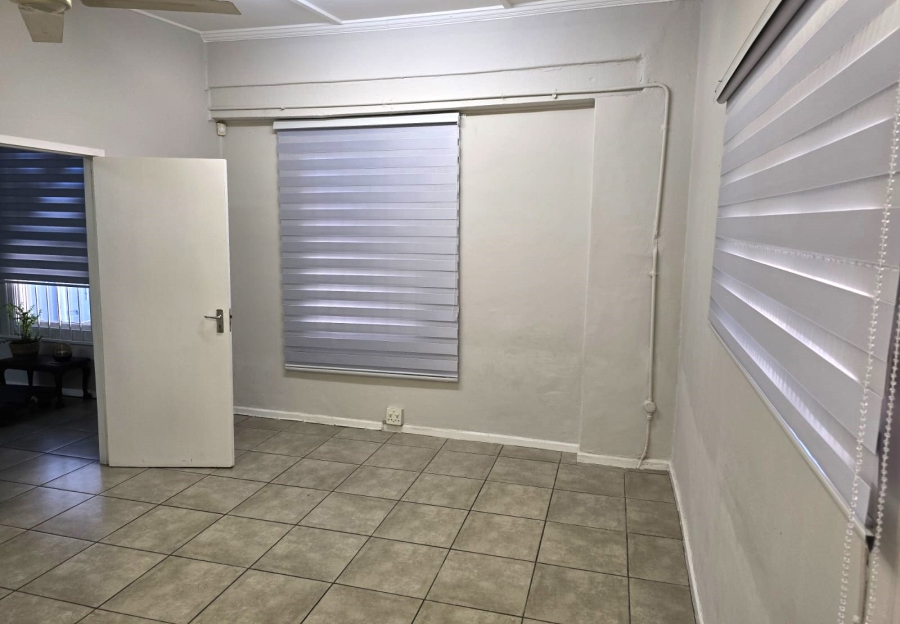 To Let Commercial Property for Rent in Hoog En Droog Western Cape